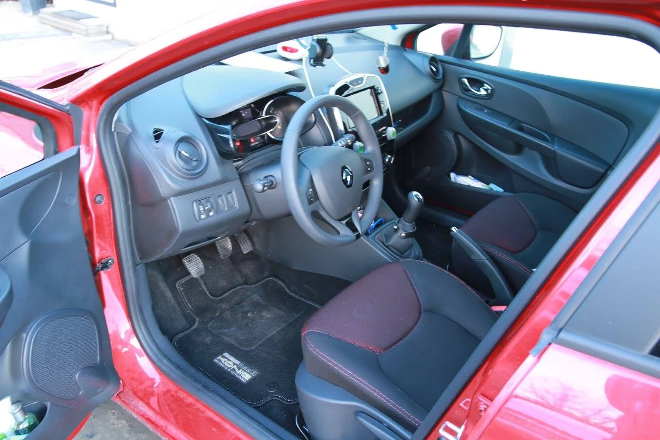 Renault Clio III – Foto 2