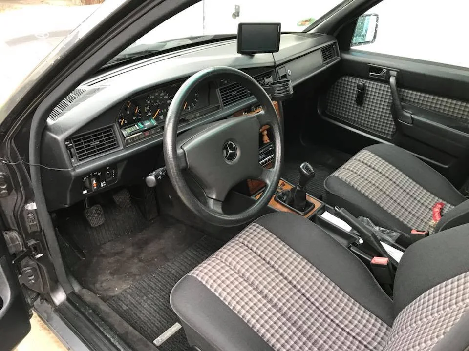 Mercedes 190 – Foto 2