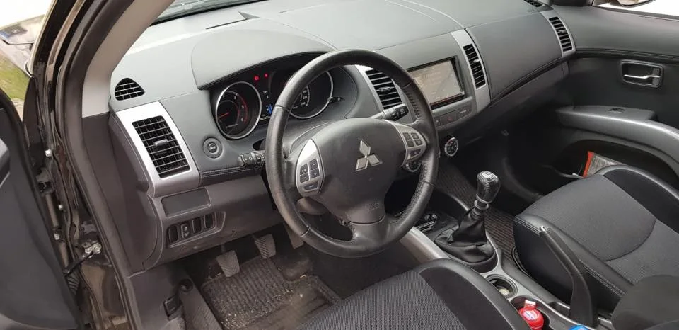 Mitsubishi Outlander – Foto 2