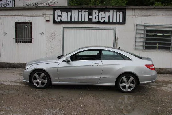 Mercedes E-Klasse W212 mit Ampire Alarmanlage – Foto 1