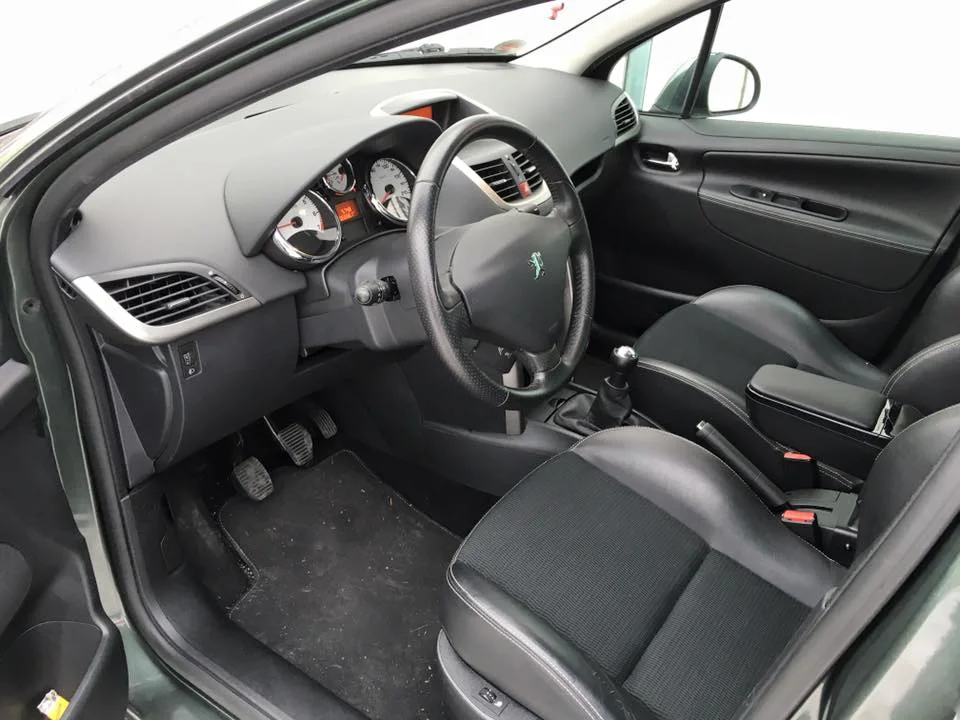Peugeot 207 – Foto 2