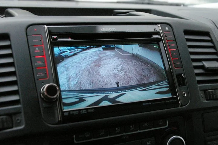 VW T5 Facelift mit Kenwood DNX520VBT – Foto 4