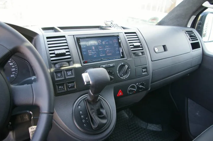 VW T5 mit Navi, Multimedia und komplett Leder/Alcantaraausstattun – Foto 4