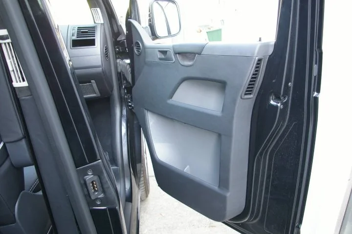 VW T5 mit Navi, Multimedia und komplett Leder/Alcantaraausstattun – Foto 13