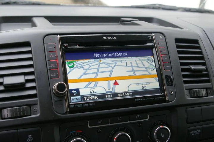VW T5 Facelift mit Kenwood DNX520VBT und Rückfahrkamera – Foto 4