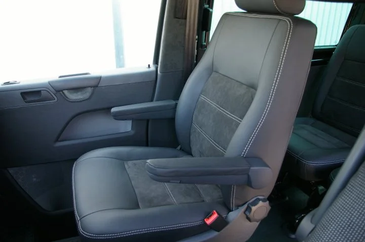 VW T5 mit Navi, Multimedia und komplett Leder/Alcantaraausstattun – Foto 8