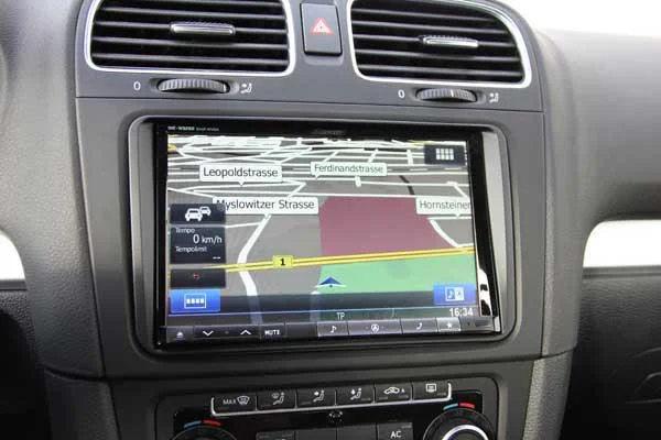 VW Golf 6 Cabrio Alpine Demofahrzeug – Foto 3