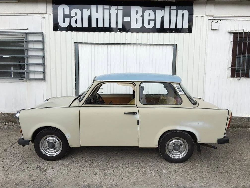 Trabant 601 deluxe – Foto 1