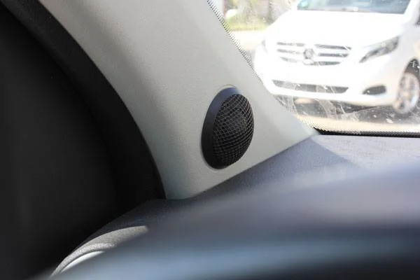 VW Amarok mit Anhänger – Foto 3