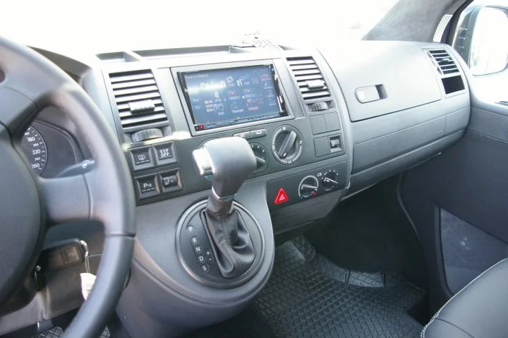 VW T5 mit Navi, Multimedia und komplett Leder/Alcantaraausstattun – Foto 3