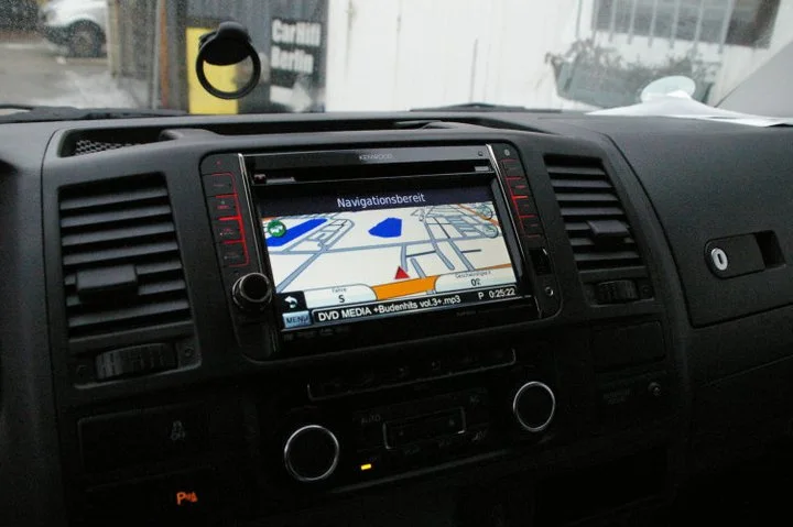 VW T5 Facelift mit Kenwood DNX520VBT – Foto 5