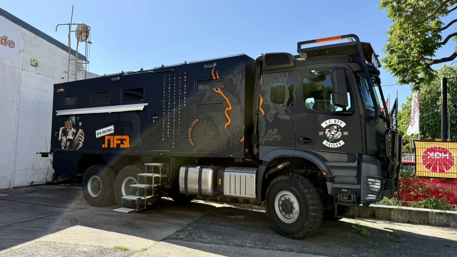 Mercedes Arocs 6x6 Krug Speditionsmobil