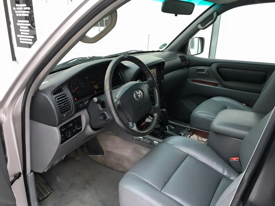 Toyota Land Cruiser – Foto 2