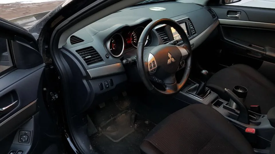 Mitsubishi Lancer – Foto 2