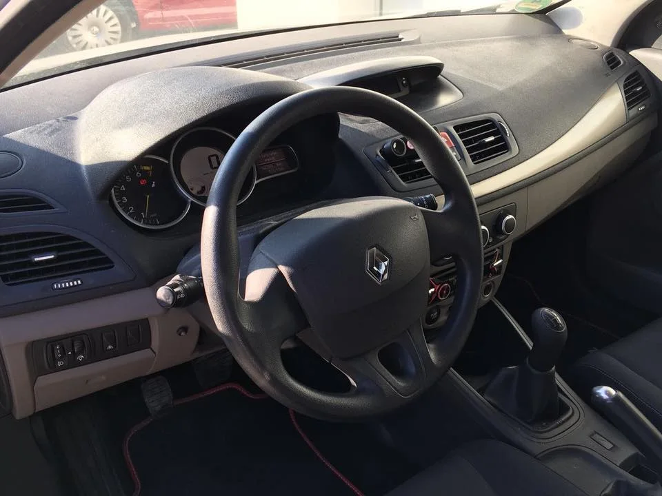Renault Megane III – Foto 2