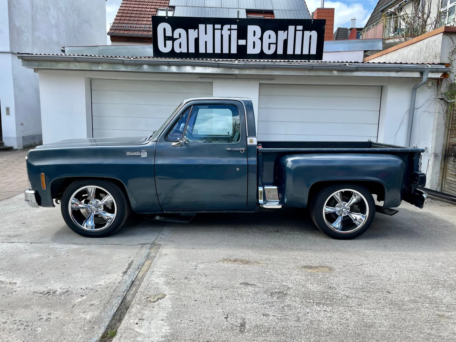 Chevrolet Silverado PickUp Truck