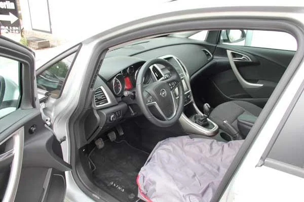 Opel Astra J – Foto 2